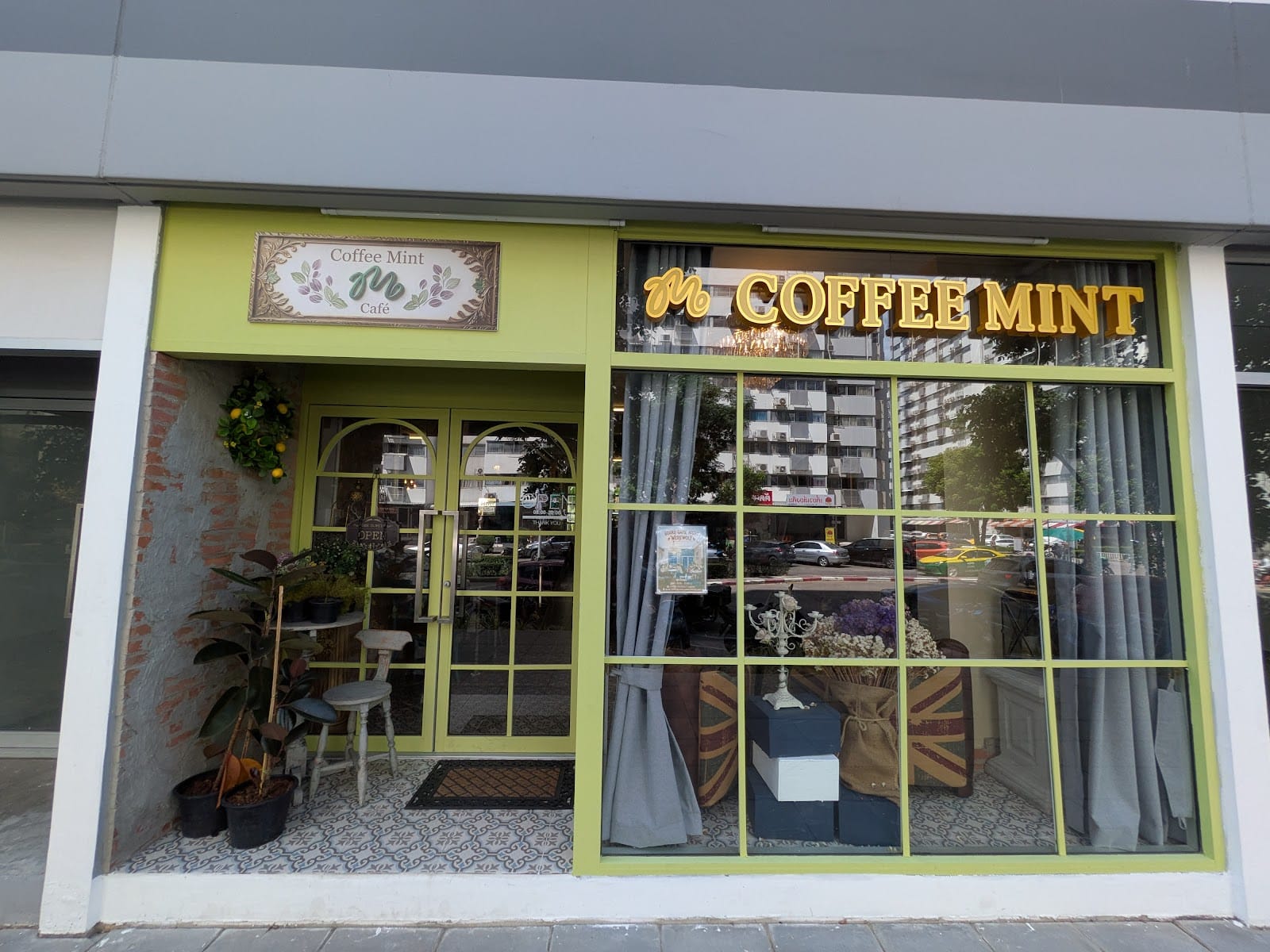 Coffee Mint Café & Bar