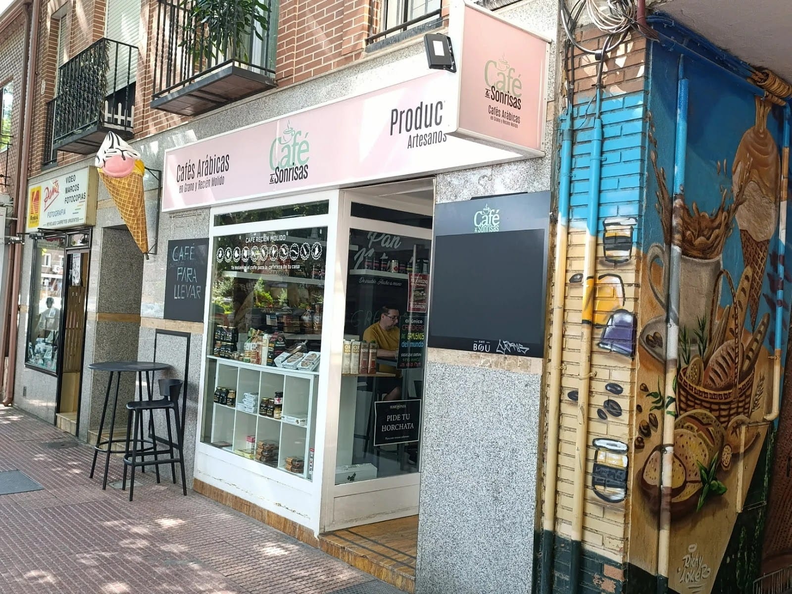 CAFÉ Y SONRISAS – Tienda de café artesanal en Alcalá