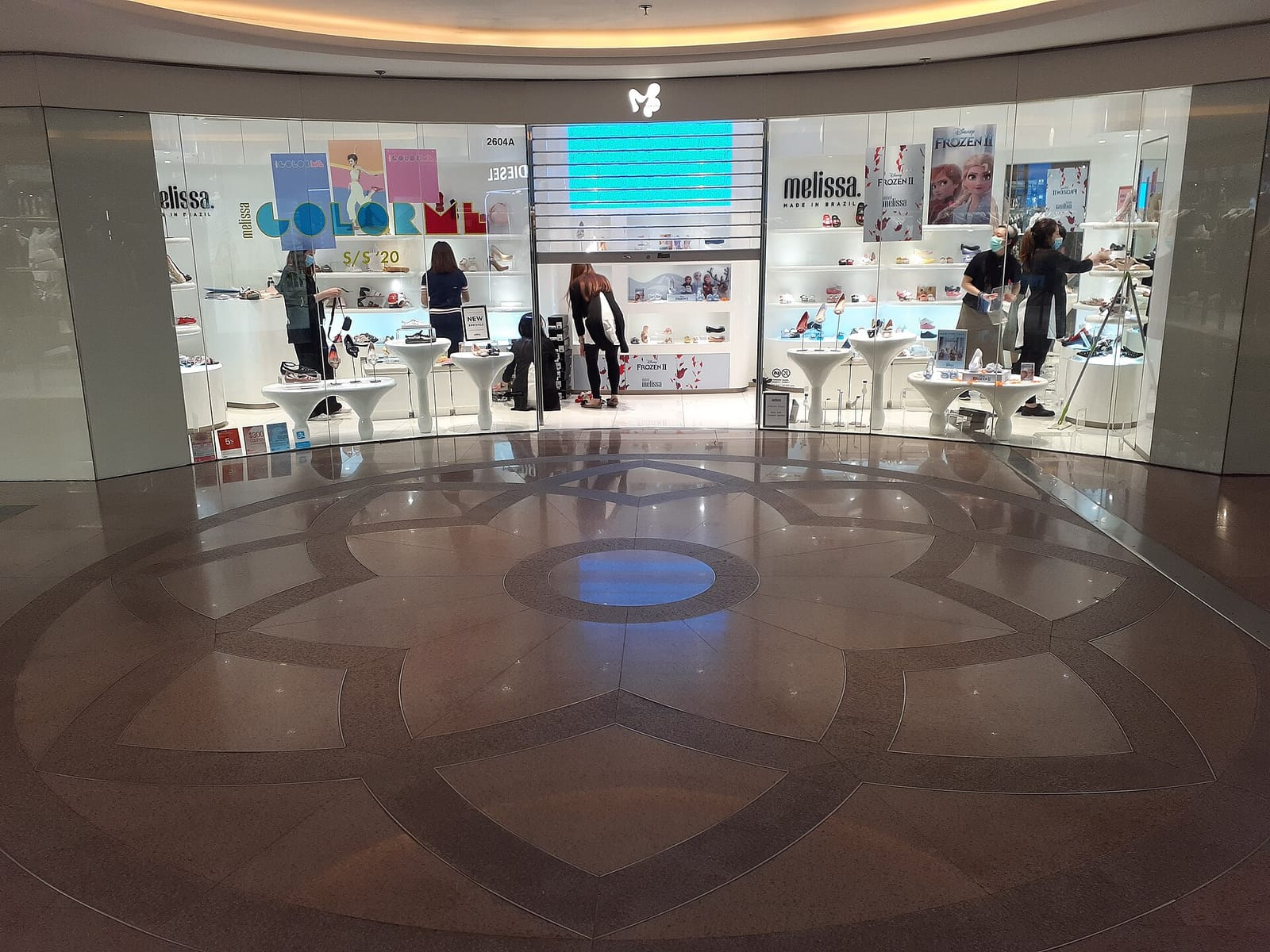 Crew (Tsim Sha Tsui) photo 4