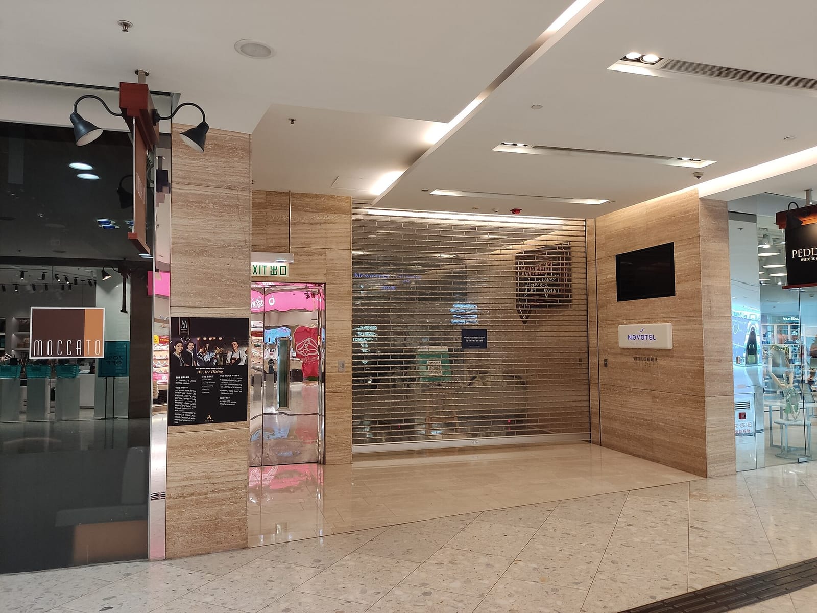 STARBUCKS RESERVE™ Citygate Outlets Store photo 2