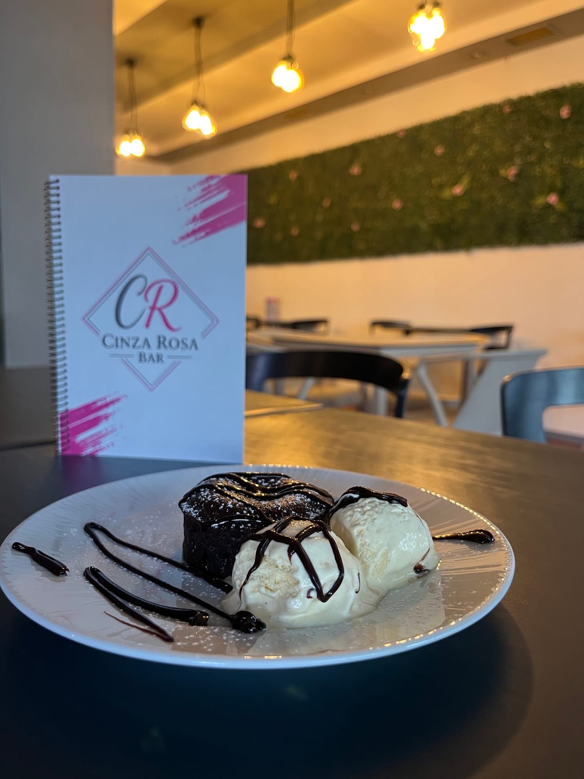 Cinza Rosa Bar