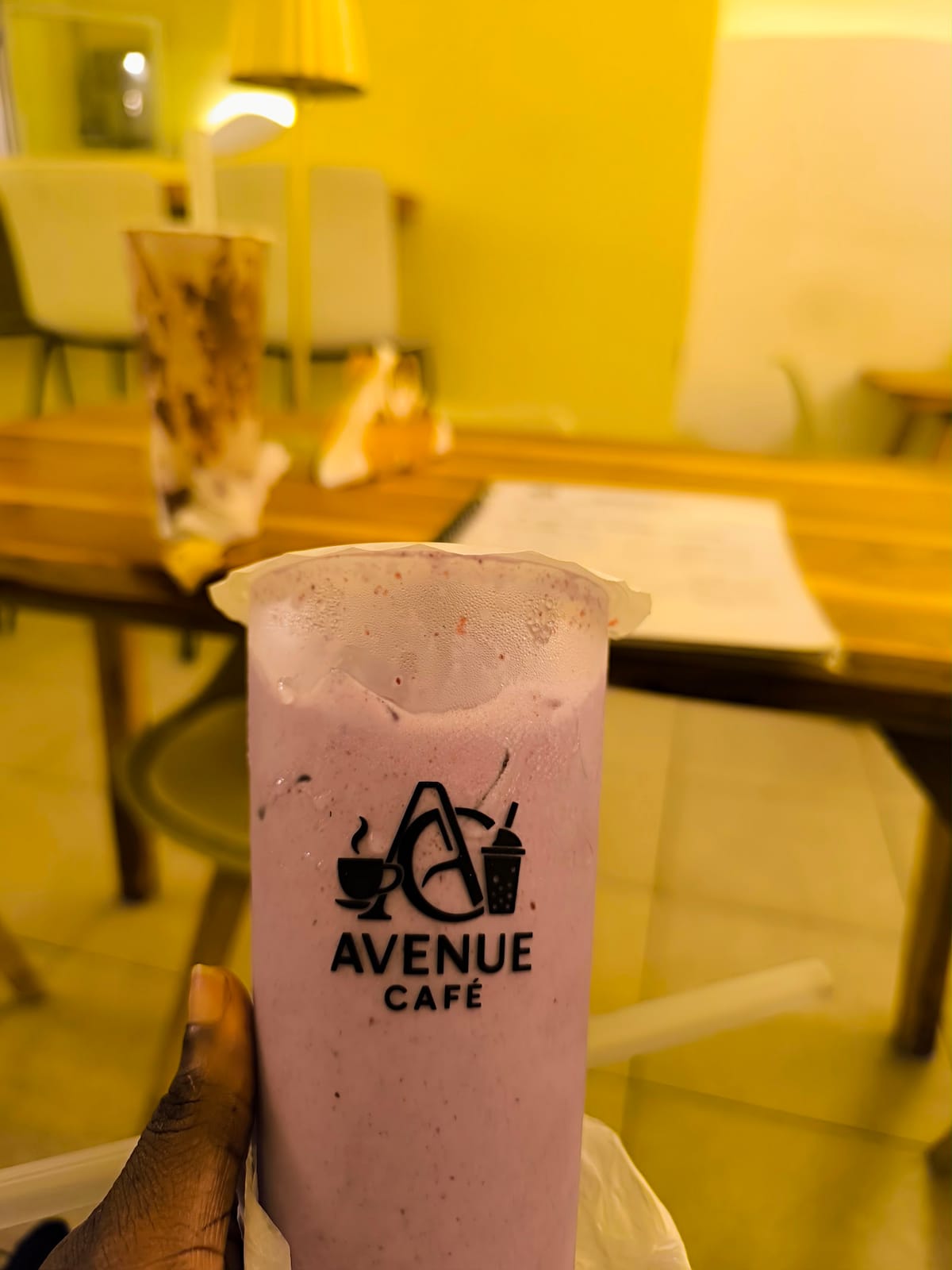 AVENUE CAFE