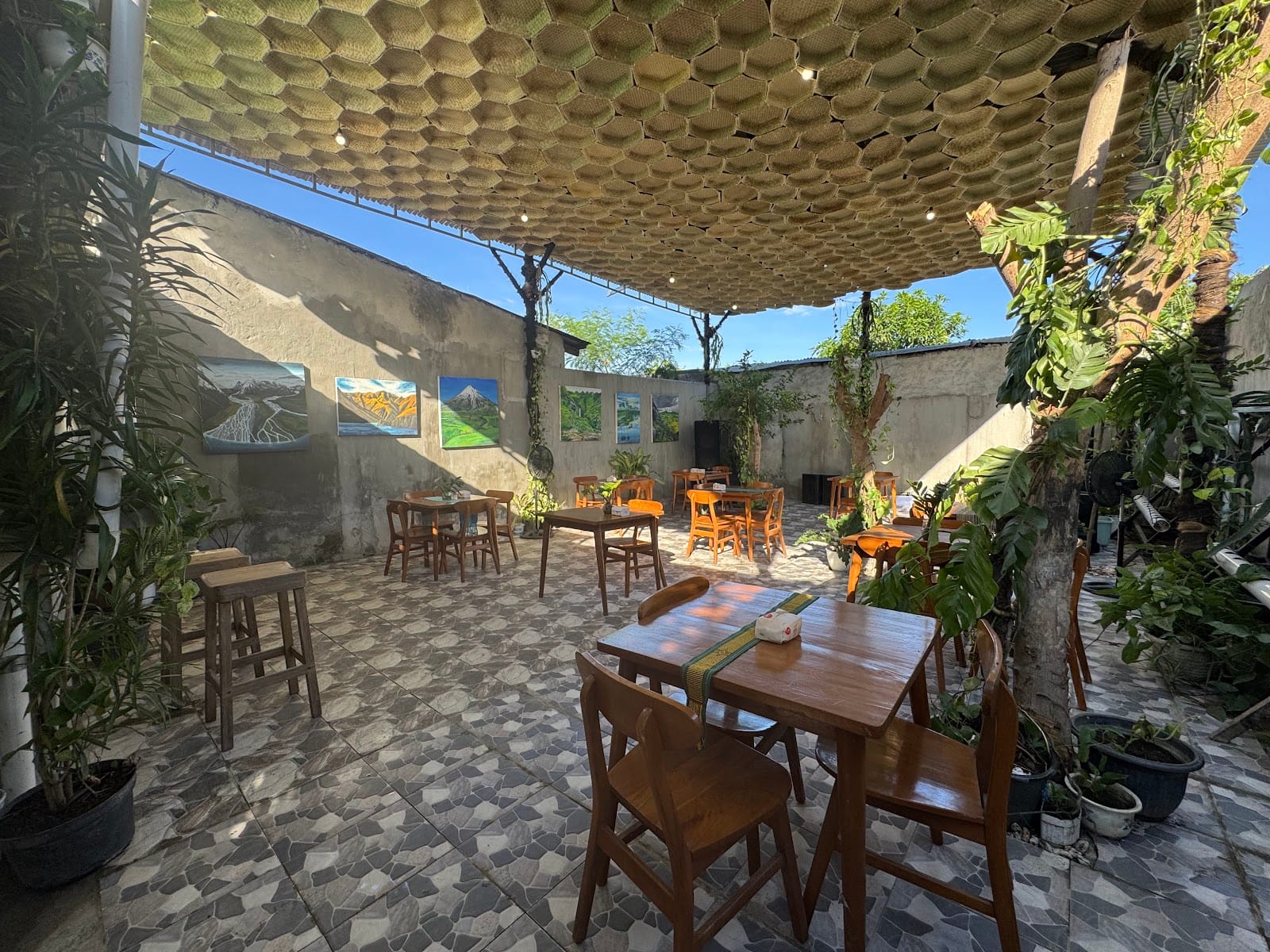 Fatima cafe & Restaurant Uma lafatik