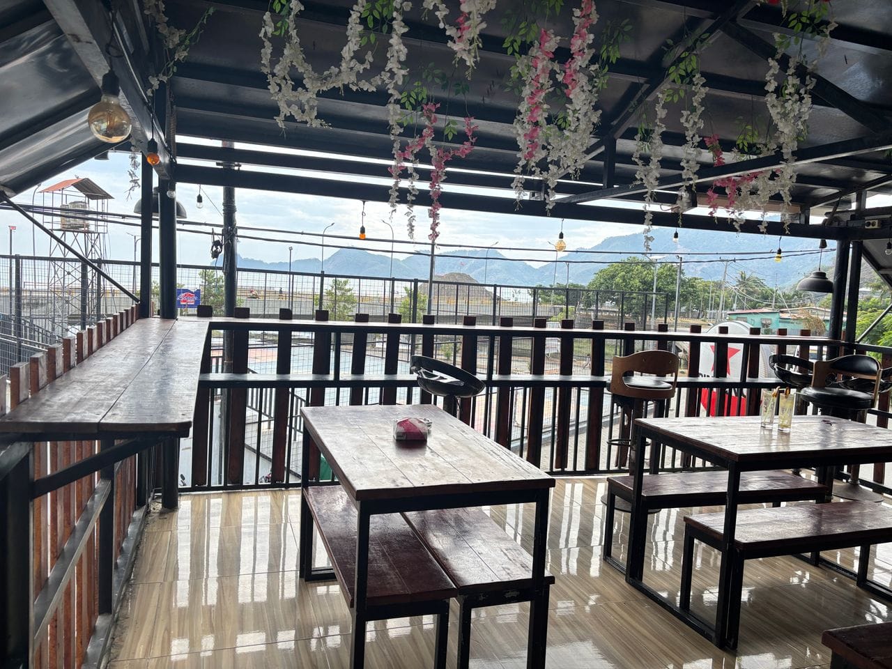 Torreto Coffee and Resto