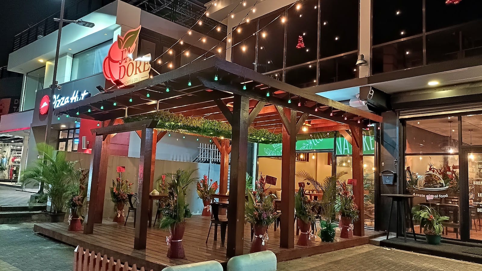 J'adore café & grill