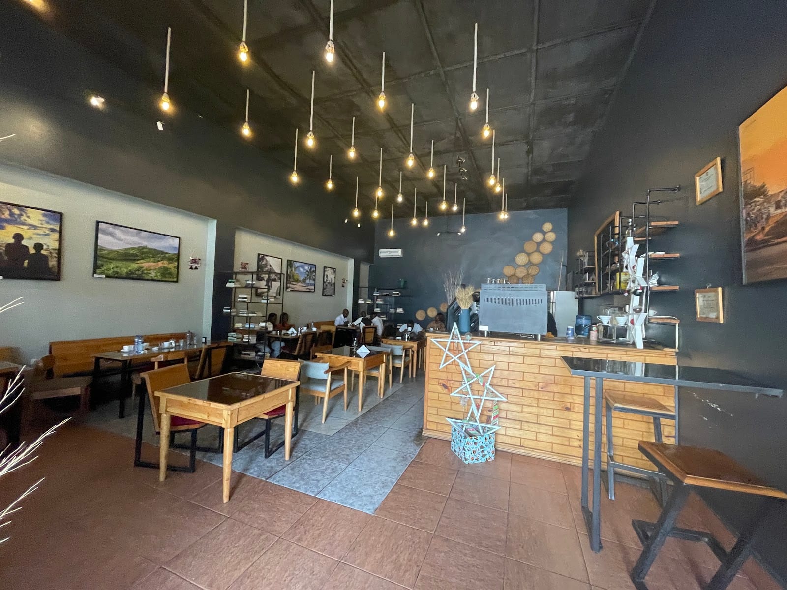 Bahizi Café