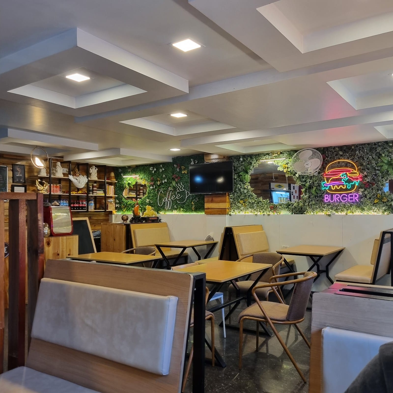 Cross point cafe & restro