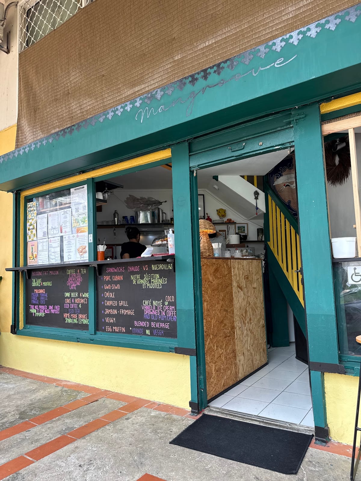 MANGROOVE CAFÉ