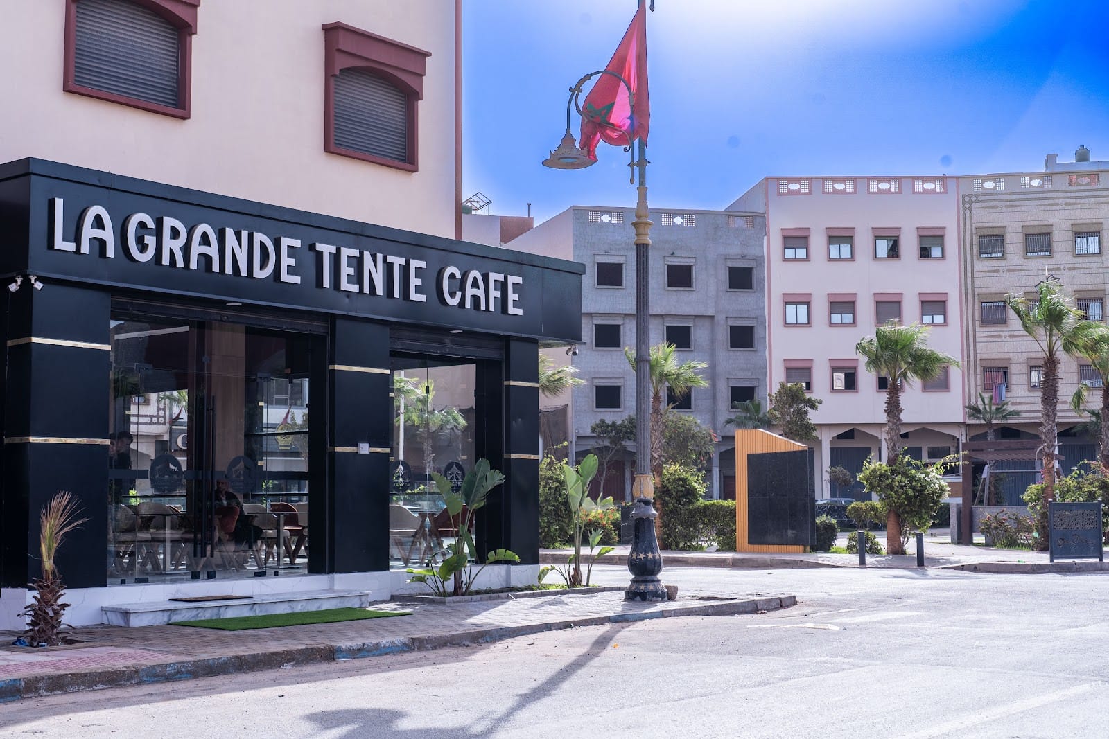 CAFÉ LA GRANDE TENTE