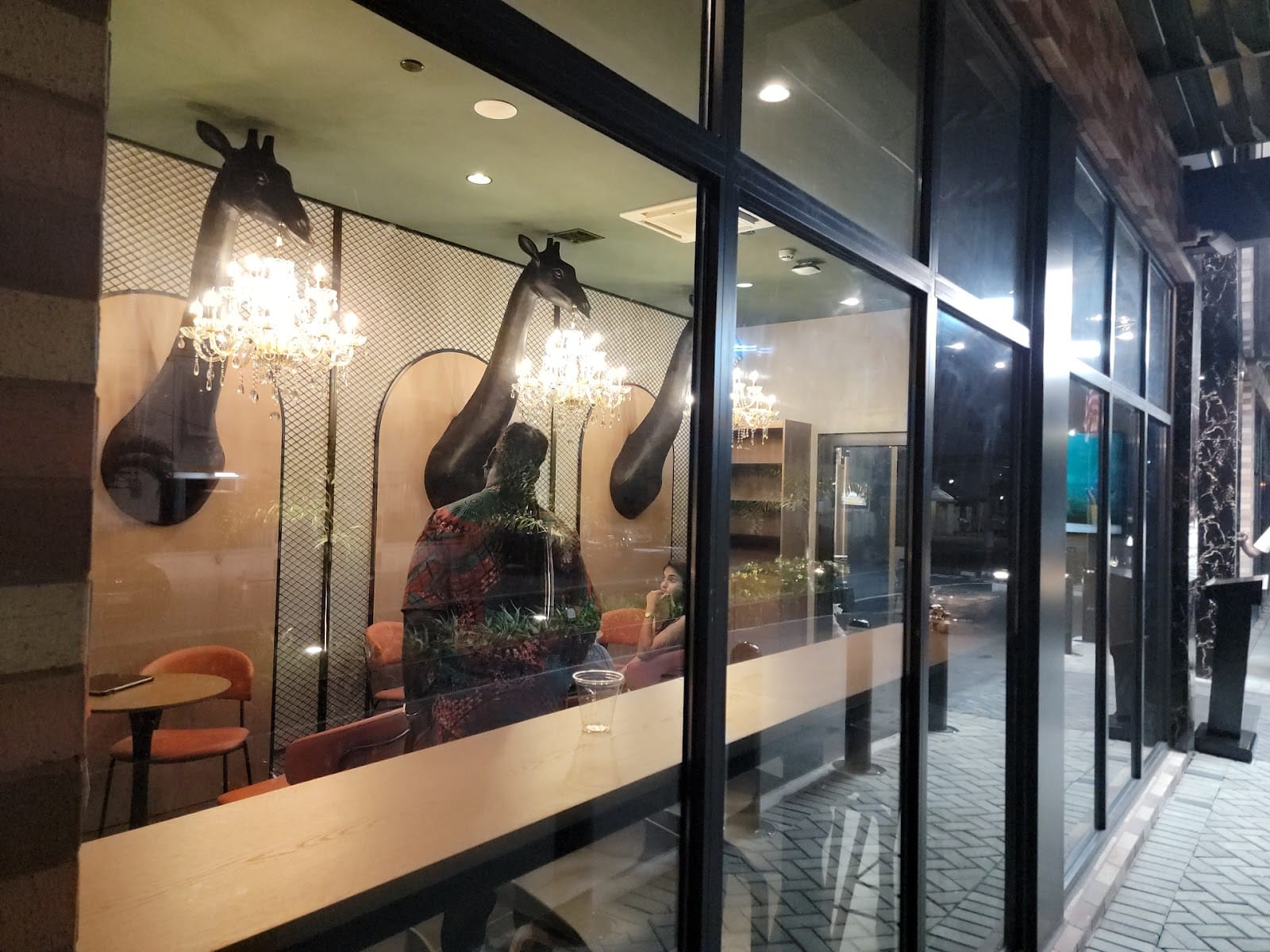 Giraffe Cafe