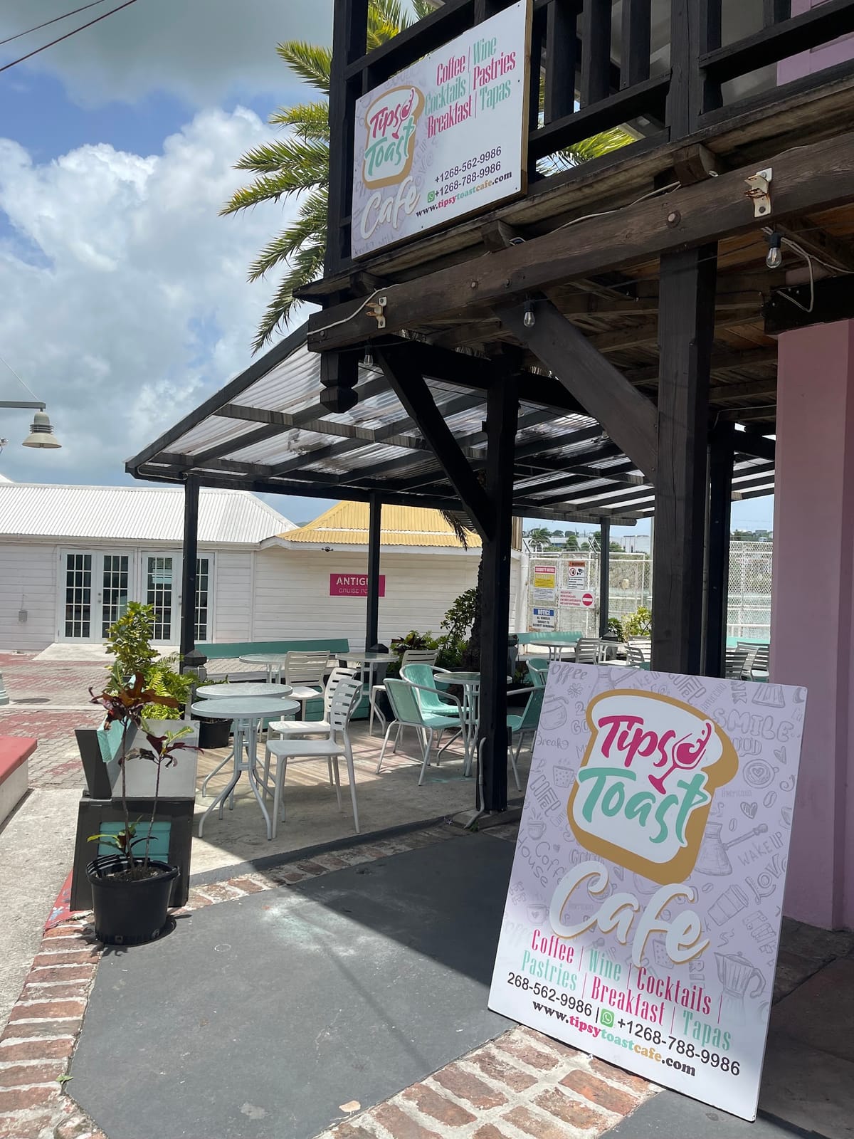 Tipsy Toast Cafe