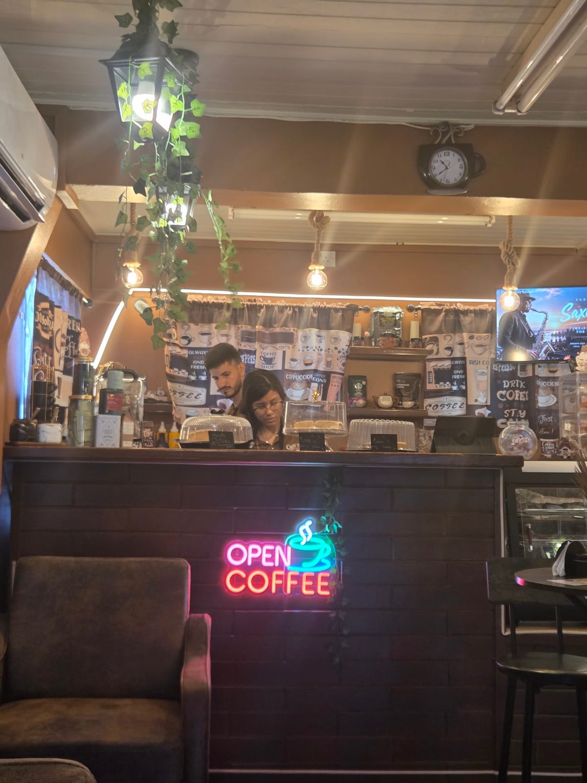 Cafe 784