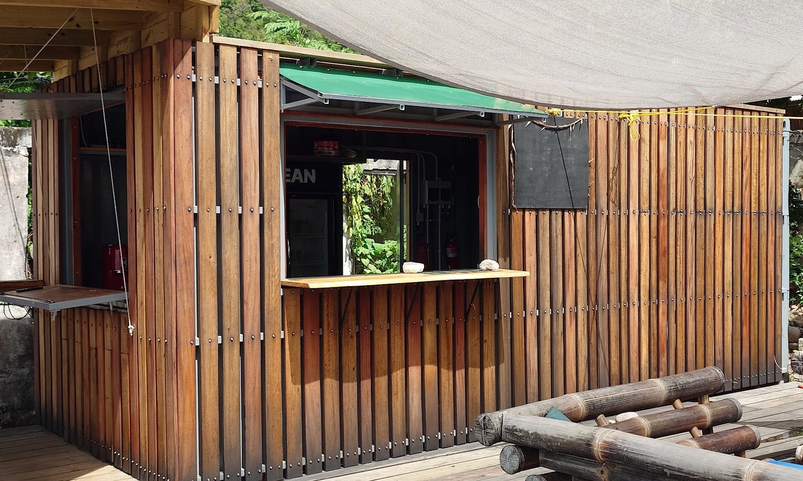 Nourish Cafe