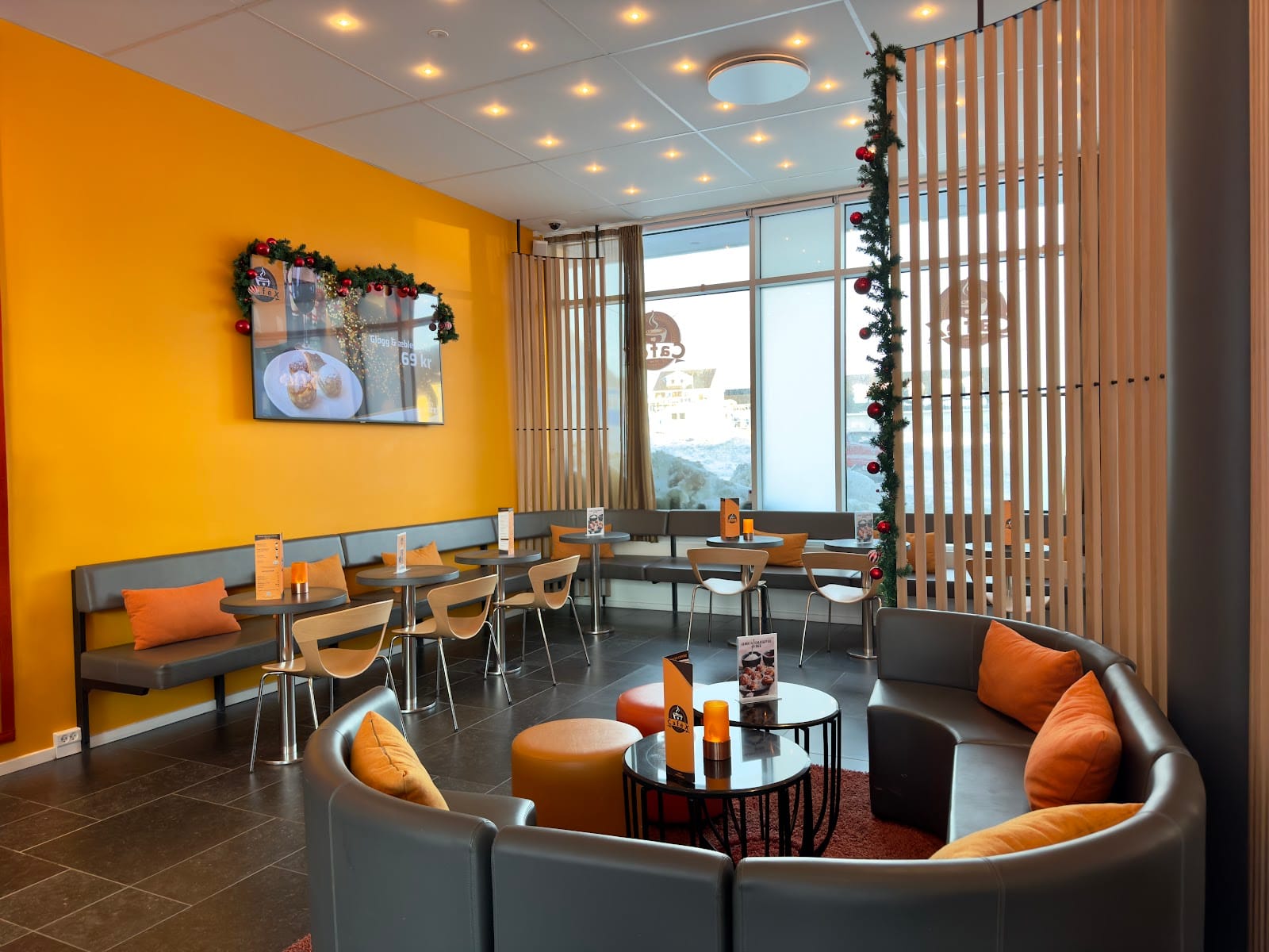Café X