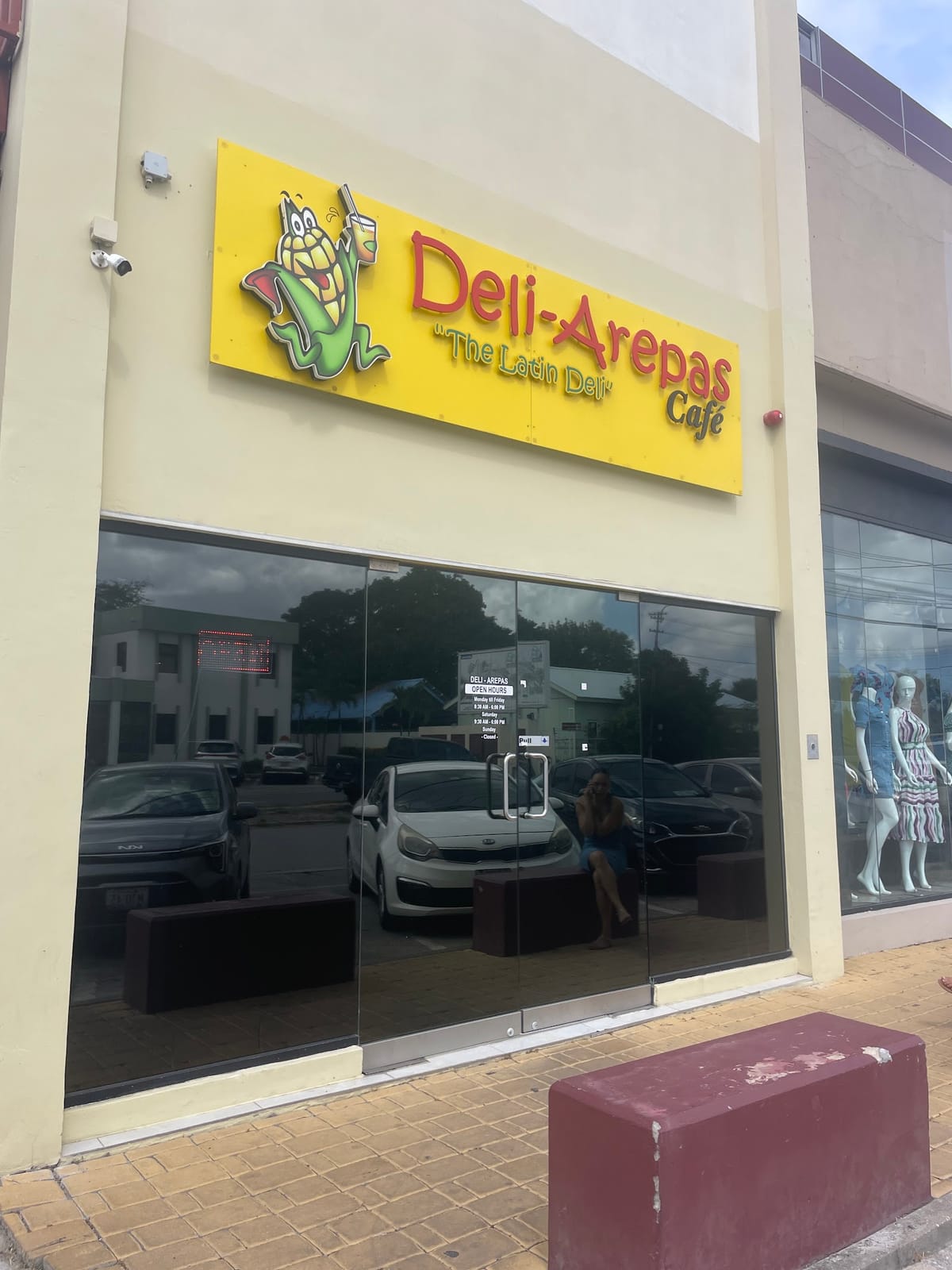 Deli Arepas Café