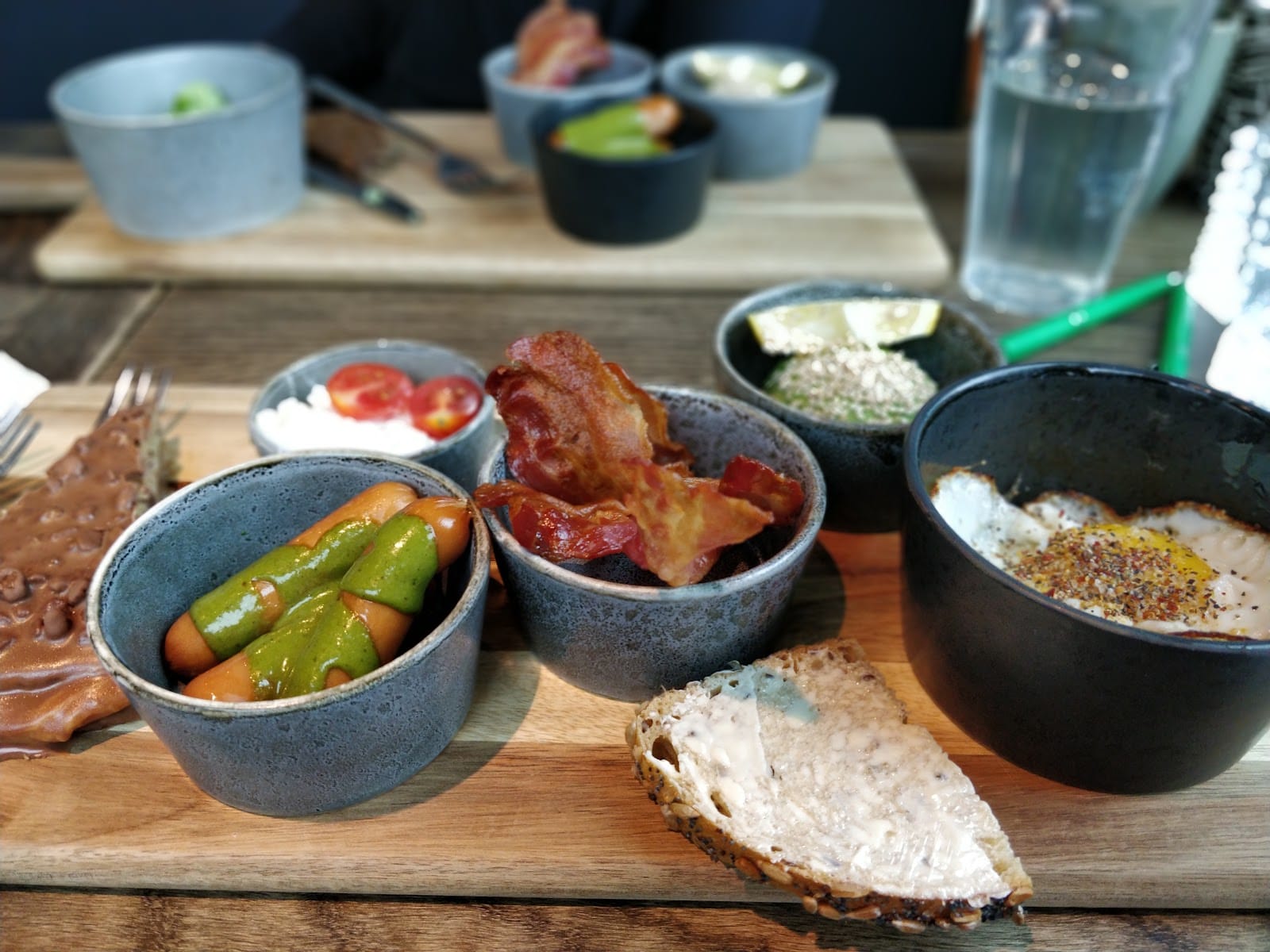 Djúsbarr Burn Cafe