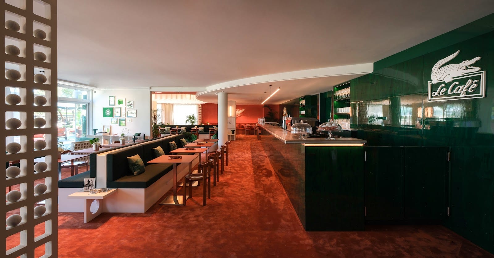 Le Café Lacoste