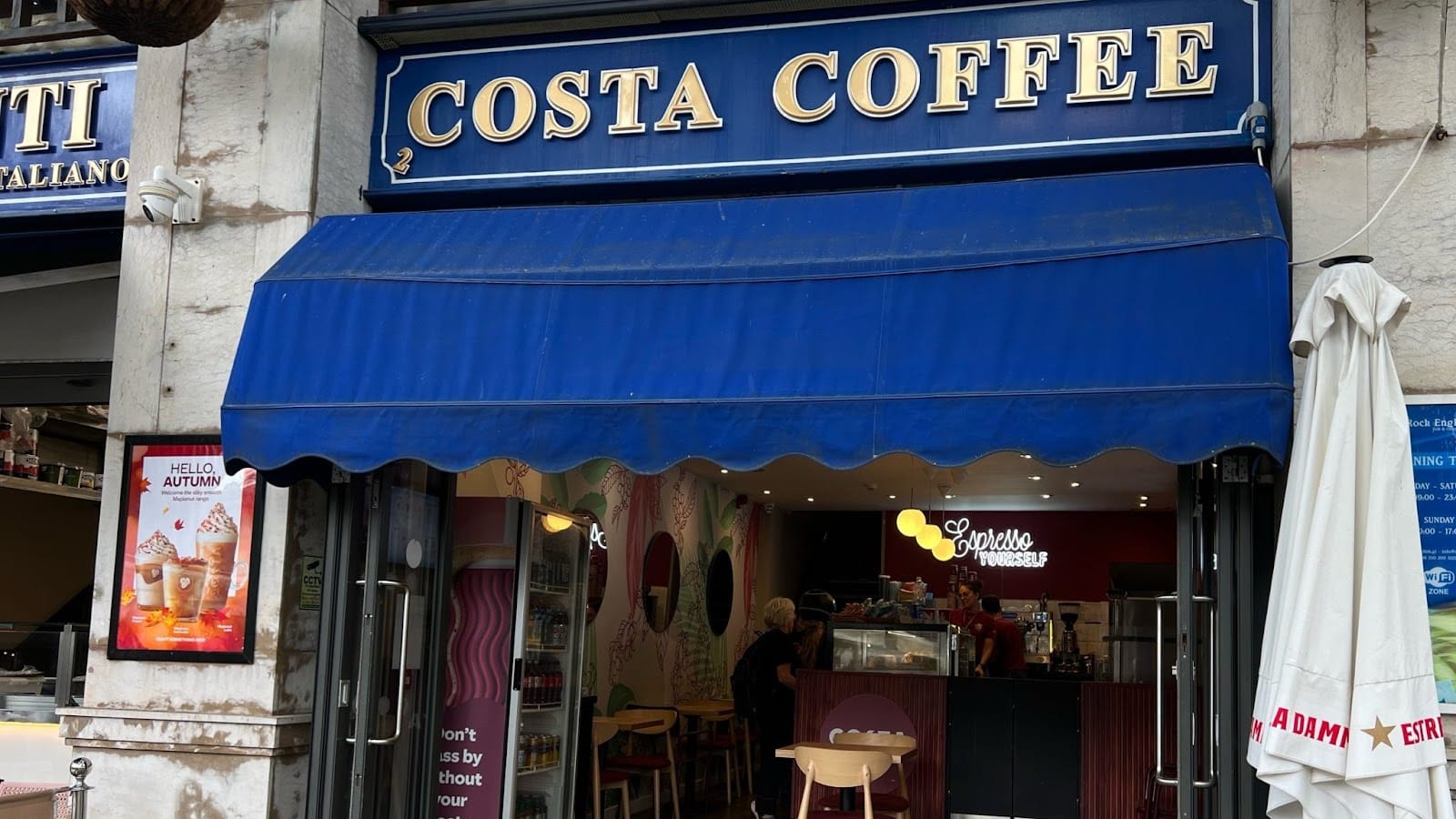 Costa Coffee Casemates Square