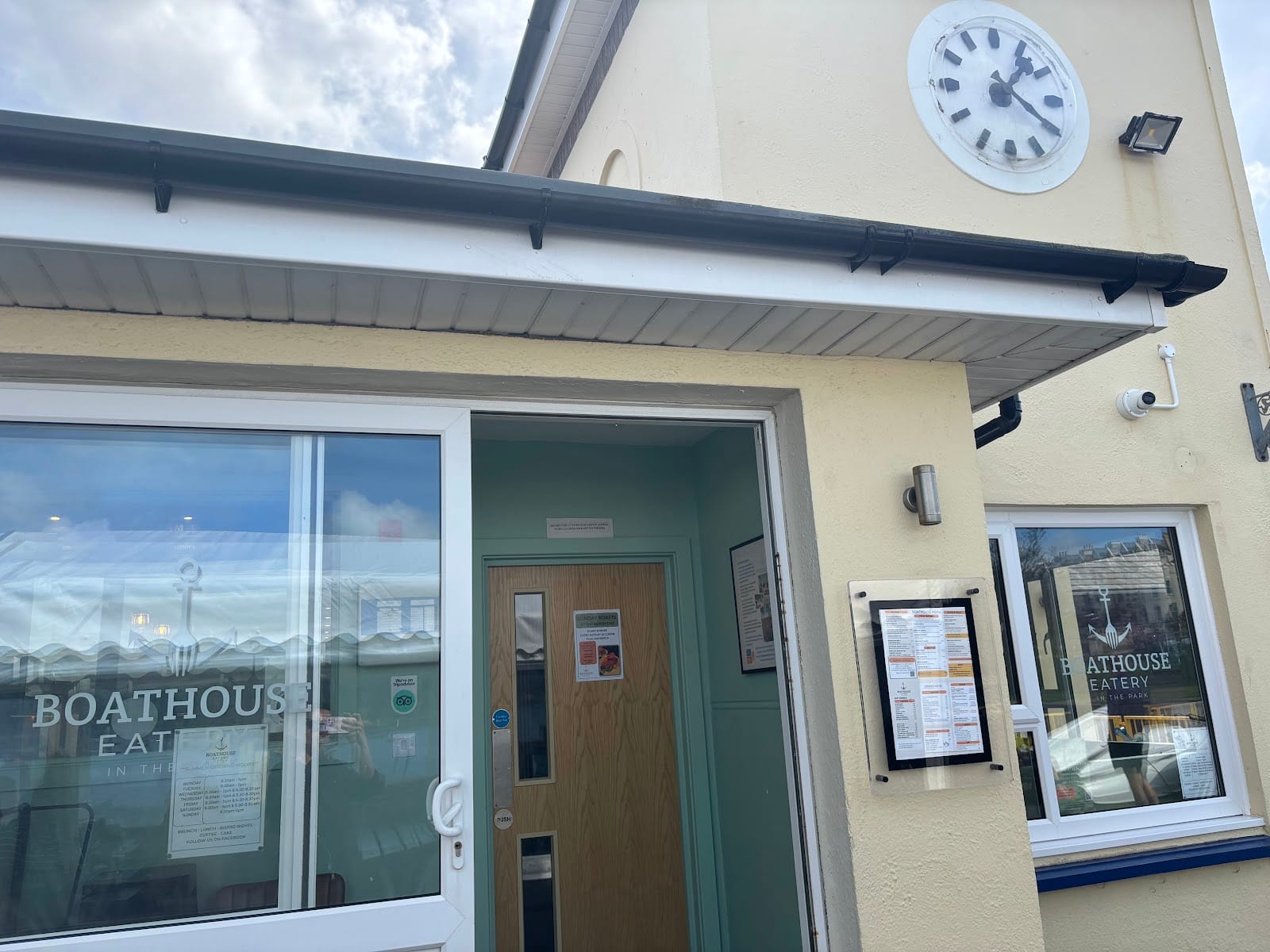 Boathouse Eatery