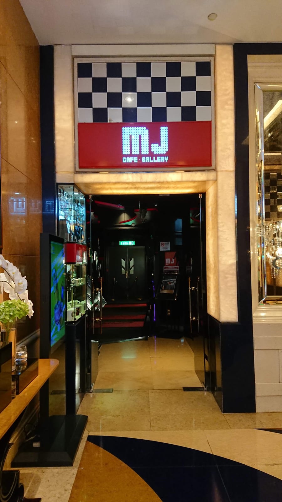 MJ Cafe at Ponte 16
