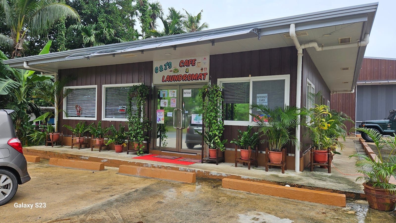 G and Z's Cafe and Laundromat