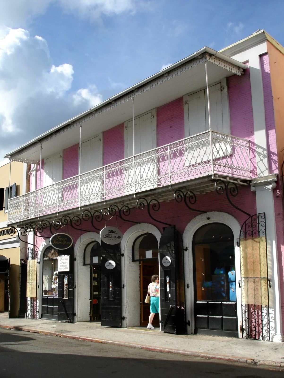 Little Amsterdam Coffee and Cannabis Lounge photo 4