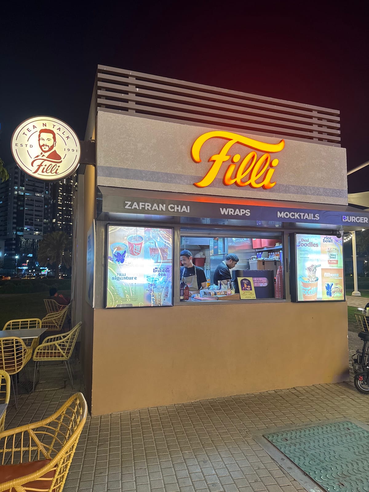 FiLLi Cafe