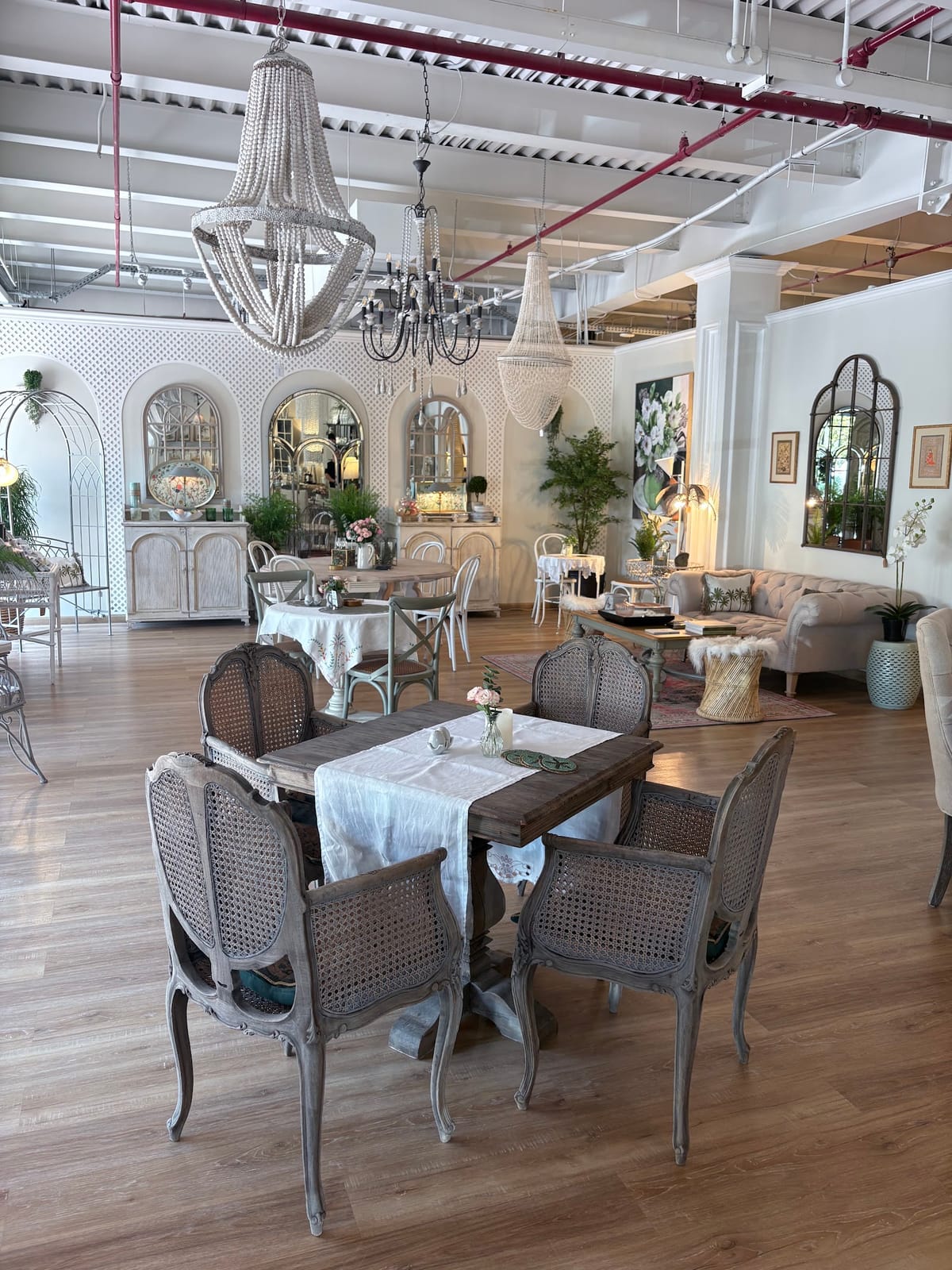 BLOSSOMS TEA ROOM