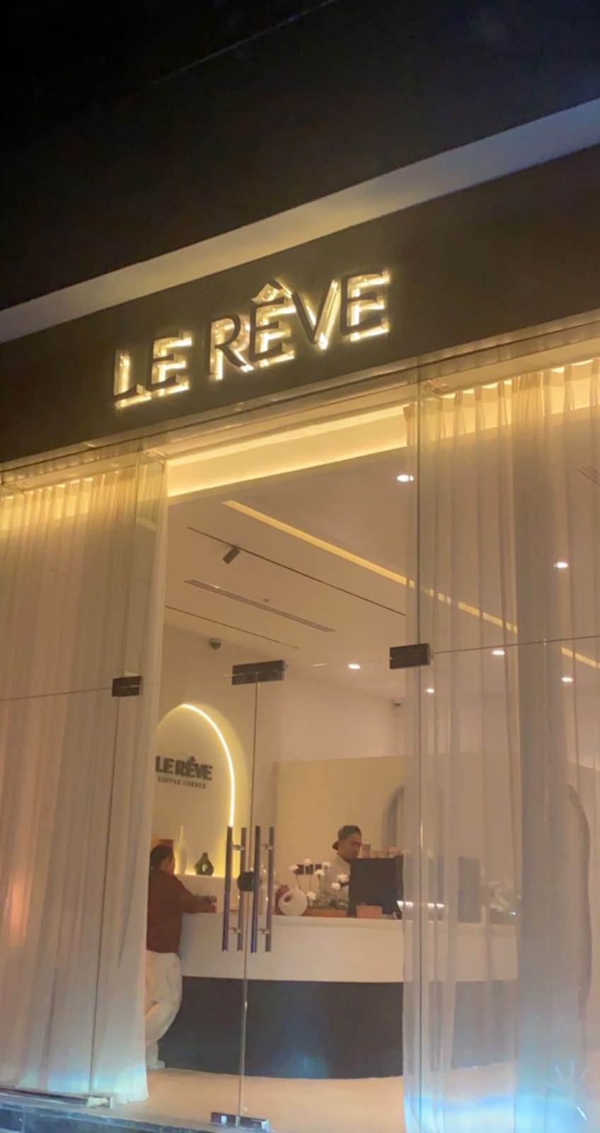 Le Reve Cafe