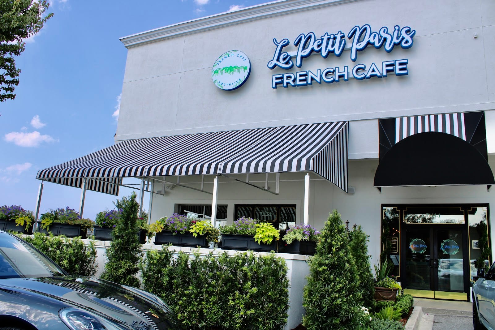 Le Petit Paris Cafe Southside