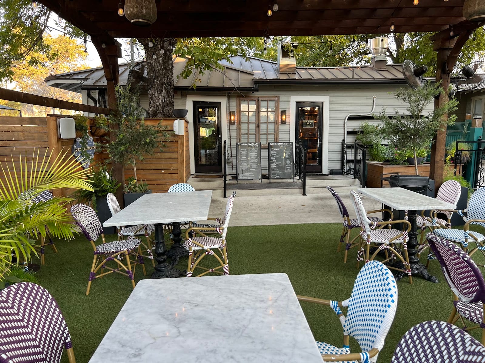 CommonWealth Coffeehouse & Bakery