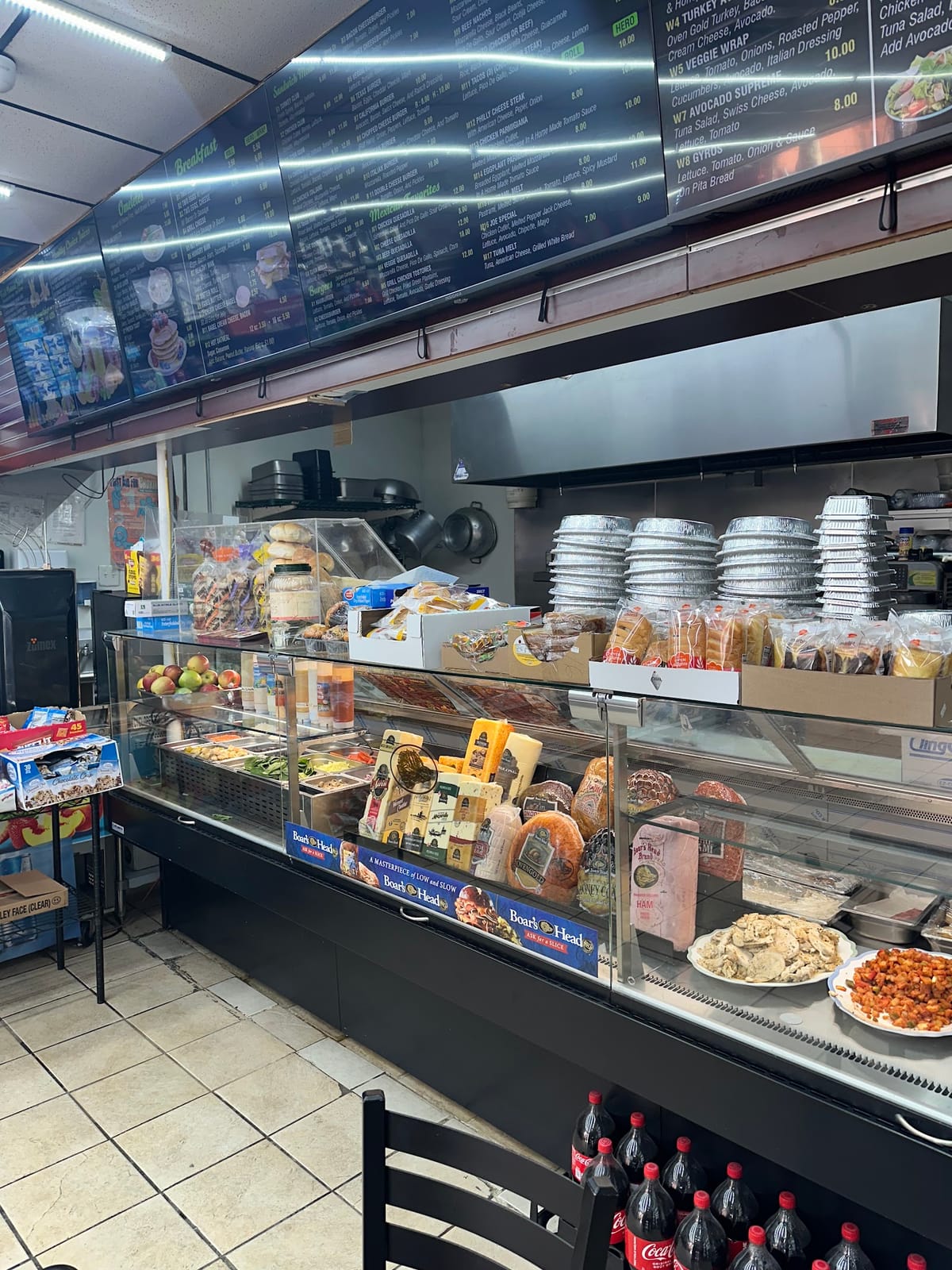 M & R Deli & Grill