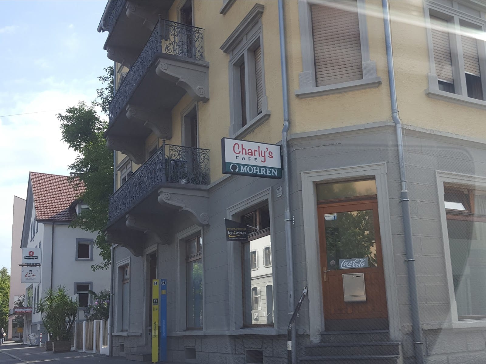 Charly's Cafe