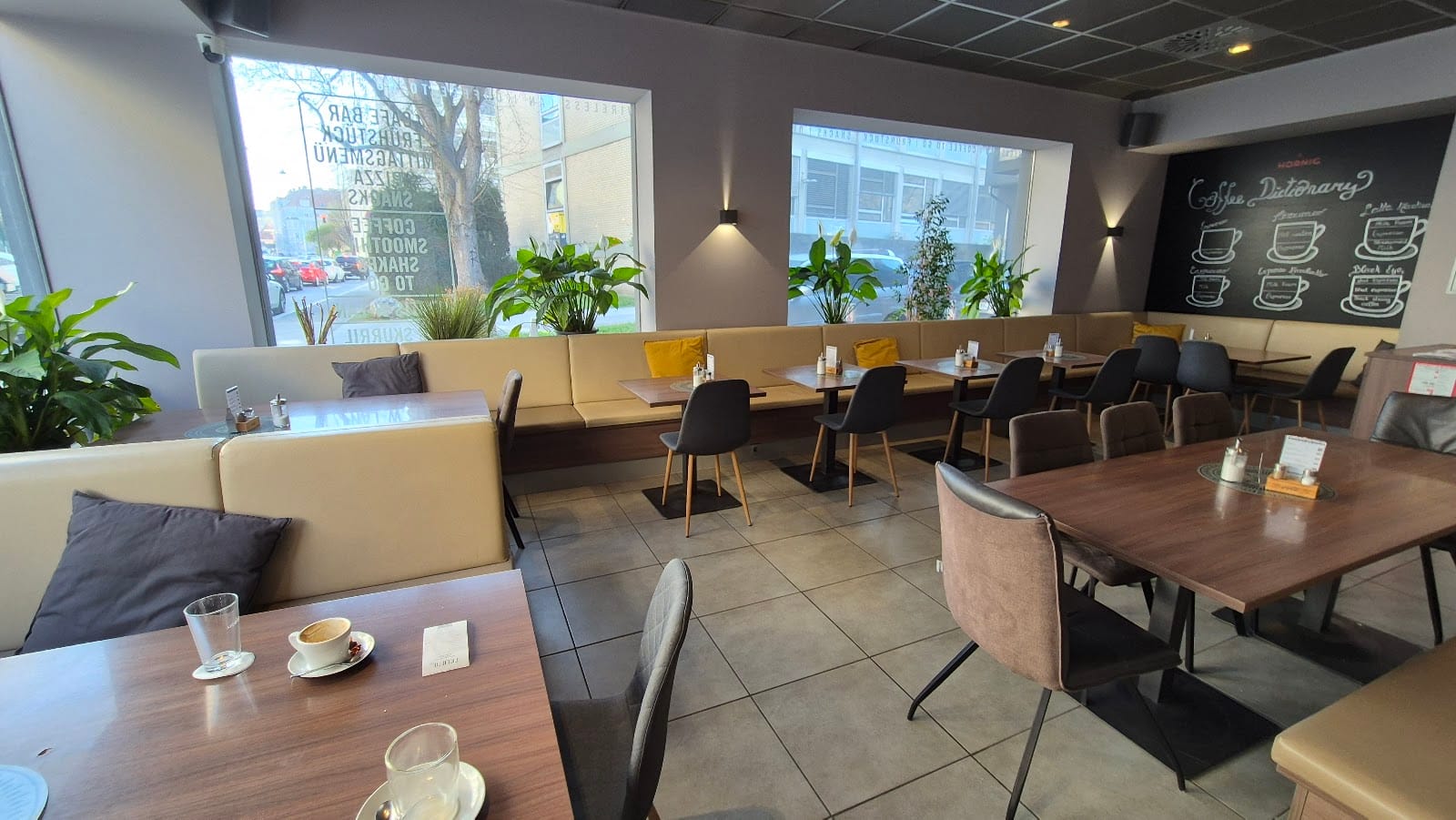 Skurril Café Bar