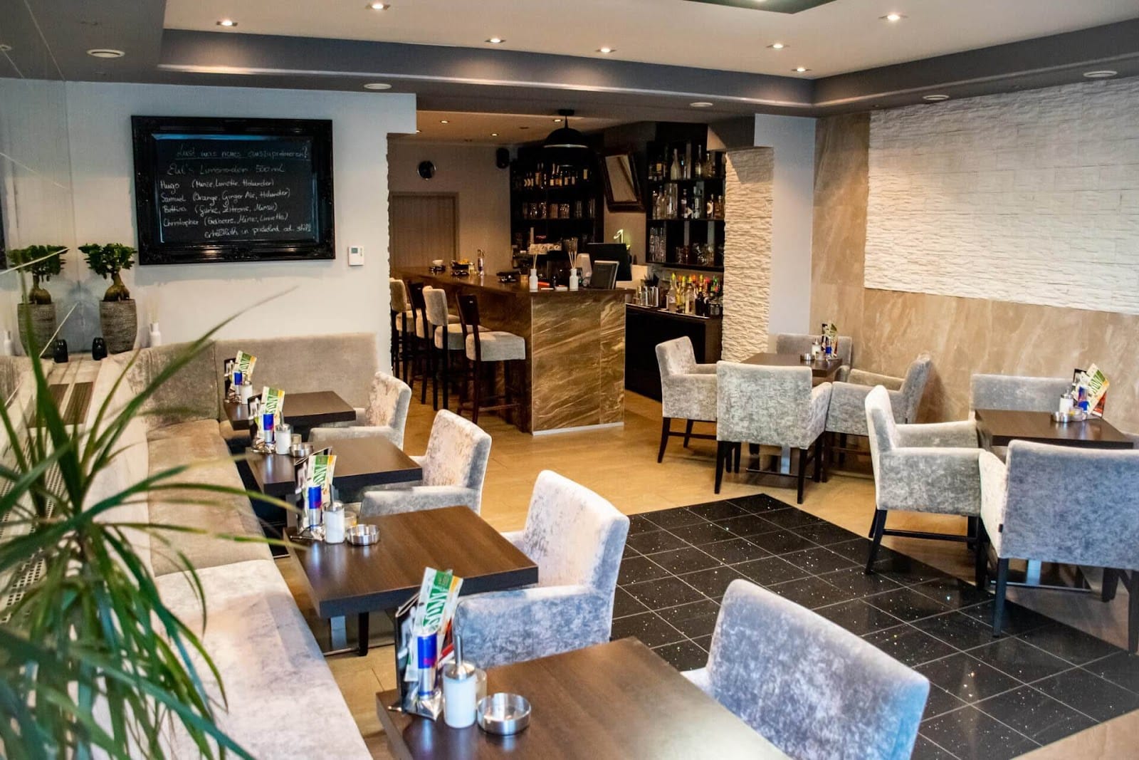 Cafe & Cocktailbar Elit