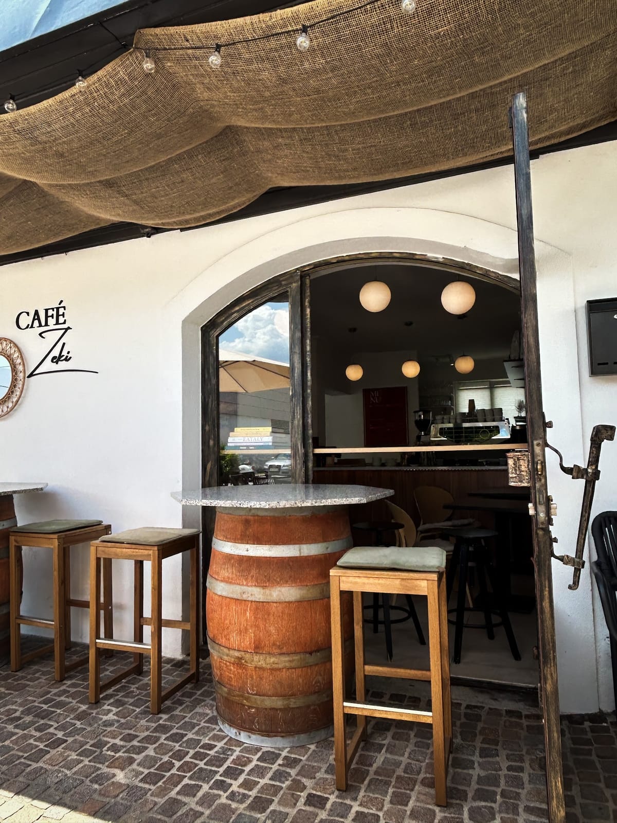 CAFÉ Zeki