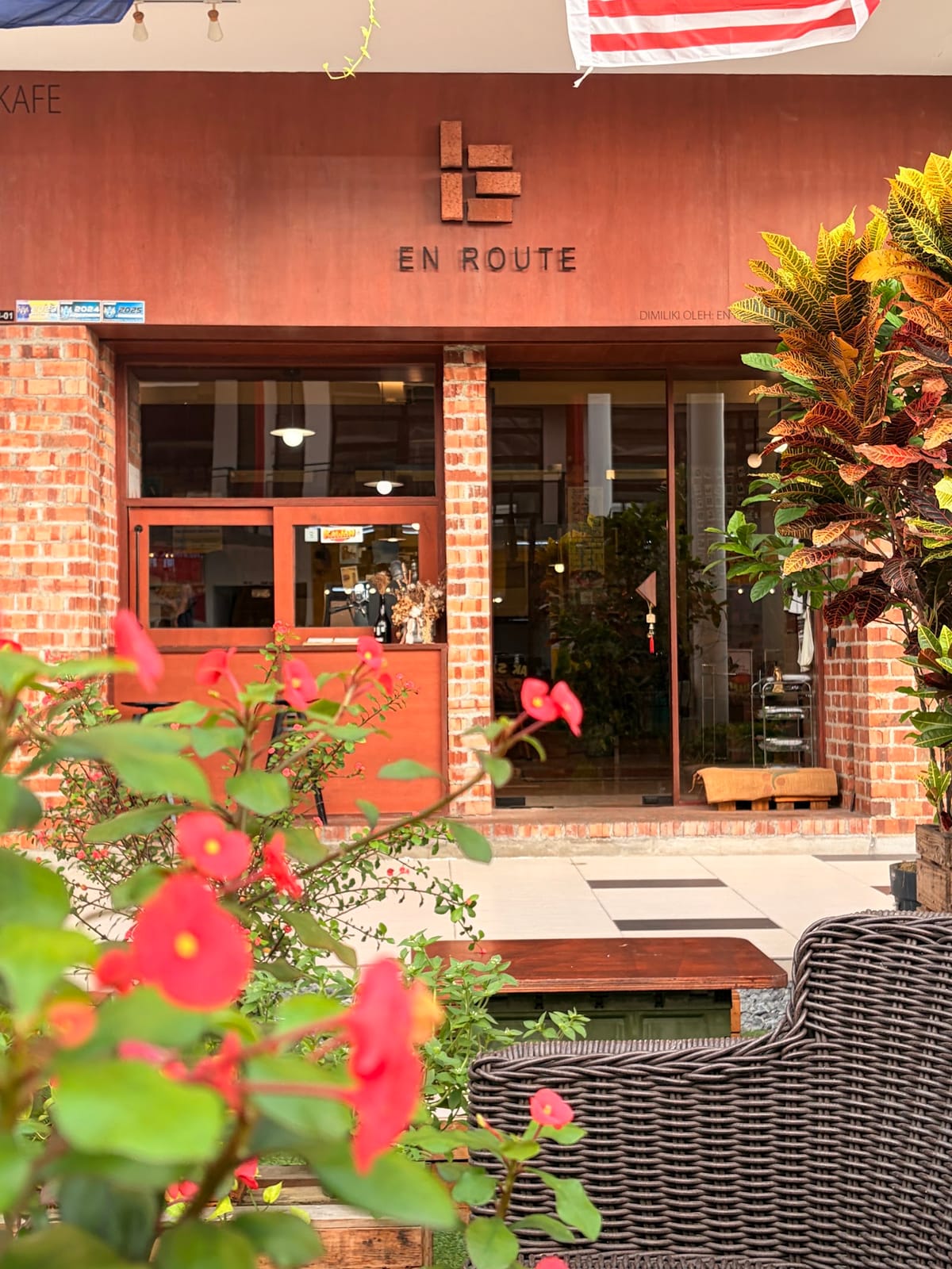 The Bricks Café & Coffee Roastery by En Route