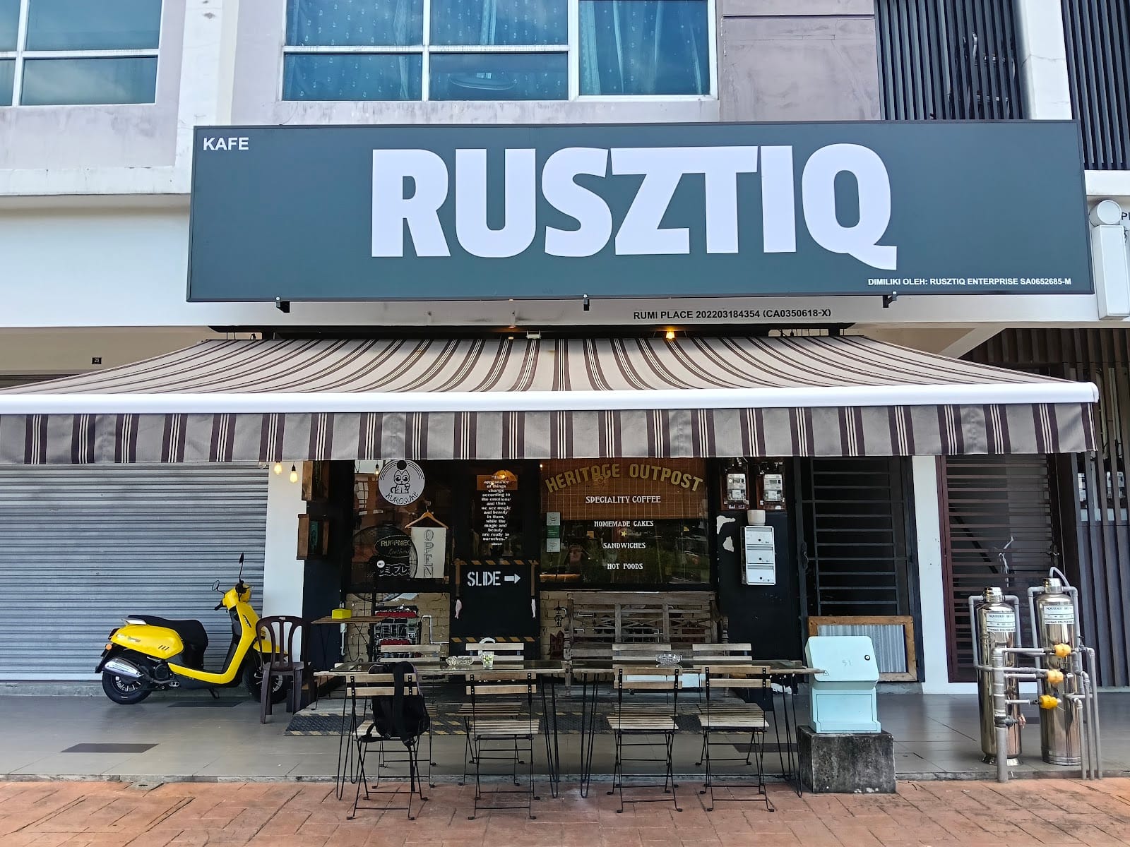 RUSZTIQ ( A.K.A RUMI PLACE CAFE )