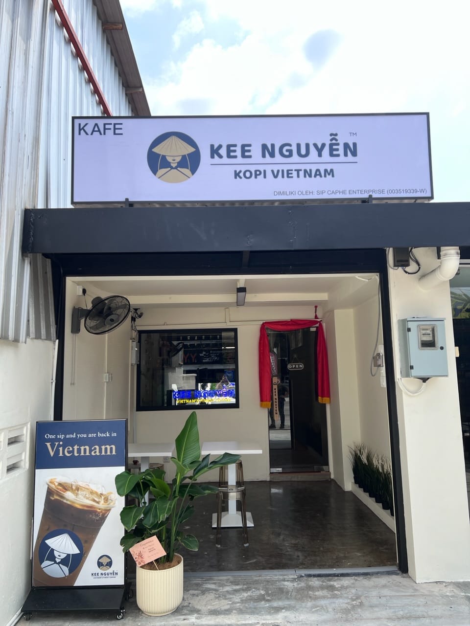 Kee Nguyễn - Eco Botanic (JB)