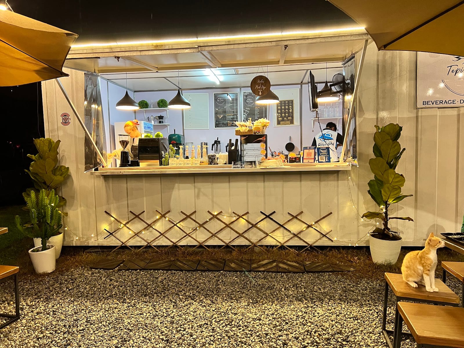 Tepi Jalan Cabin by Teta's