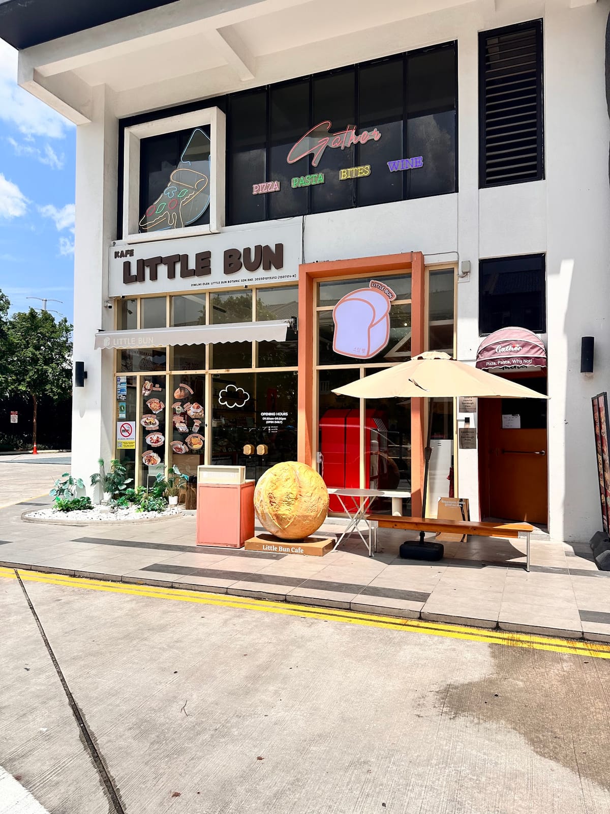 Little Bun Cafe Best Steam Brioches in JB / 100% Sourdough / Big Breakfast / Creamy Pasta / Desserts Cake / Coffee