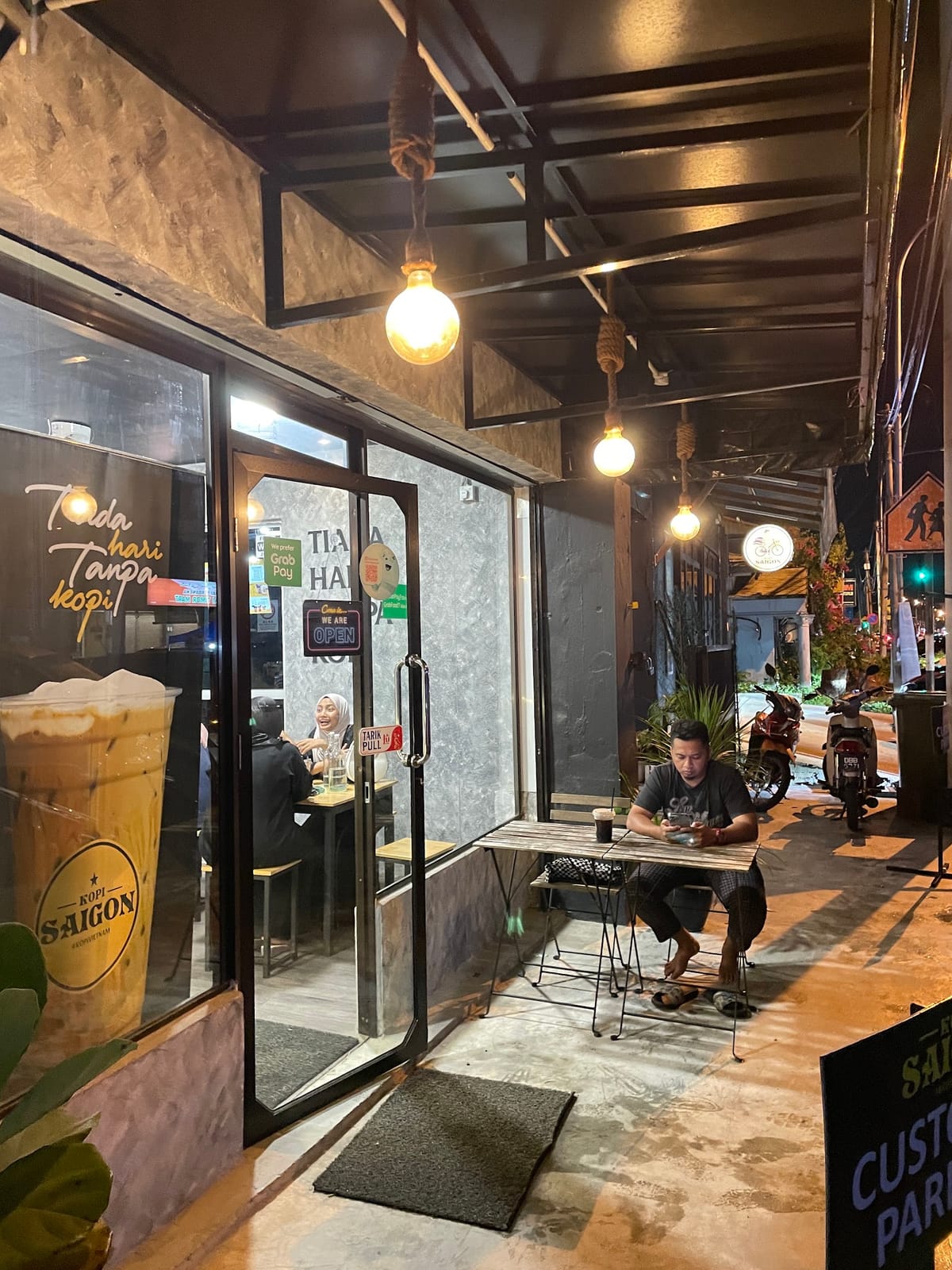 Kopi Saigon • Berek 12