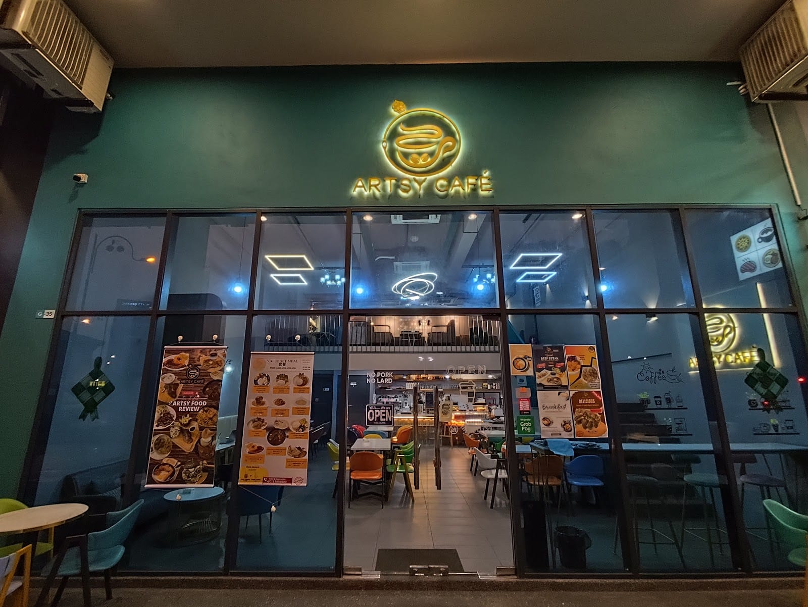 Artsy Cafe