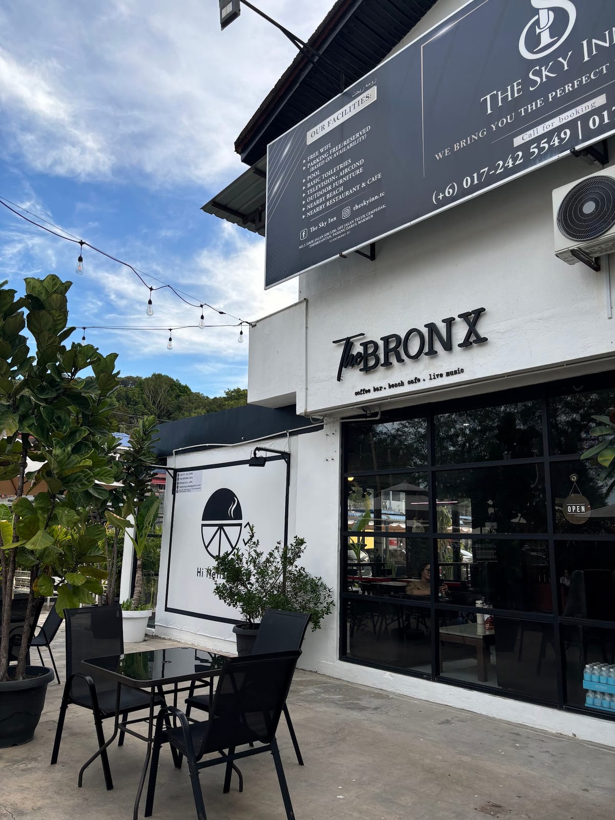 The Bronx Cafe