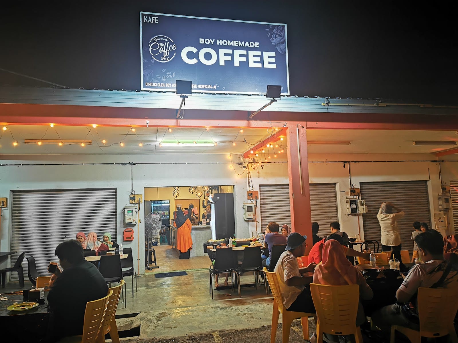 COFFEE BOYZ CAFE