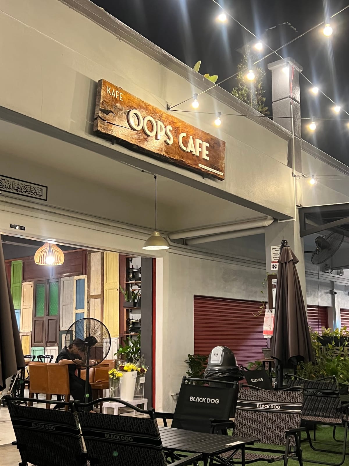 OOPS! CAFE