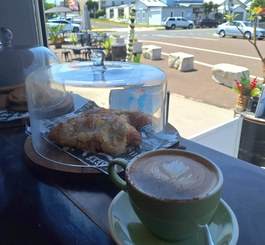 Lakeside Cafe & Bar photo 6