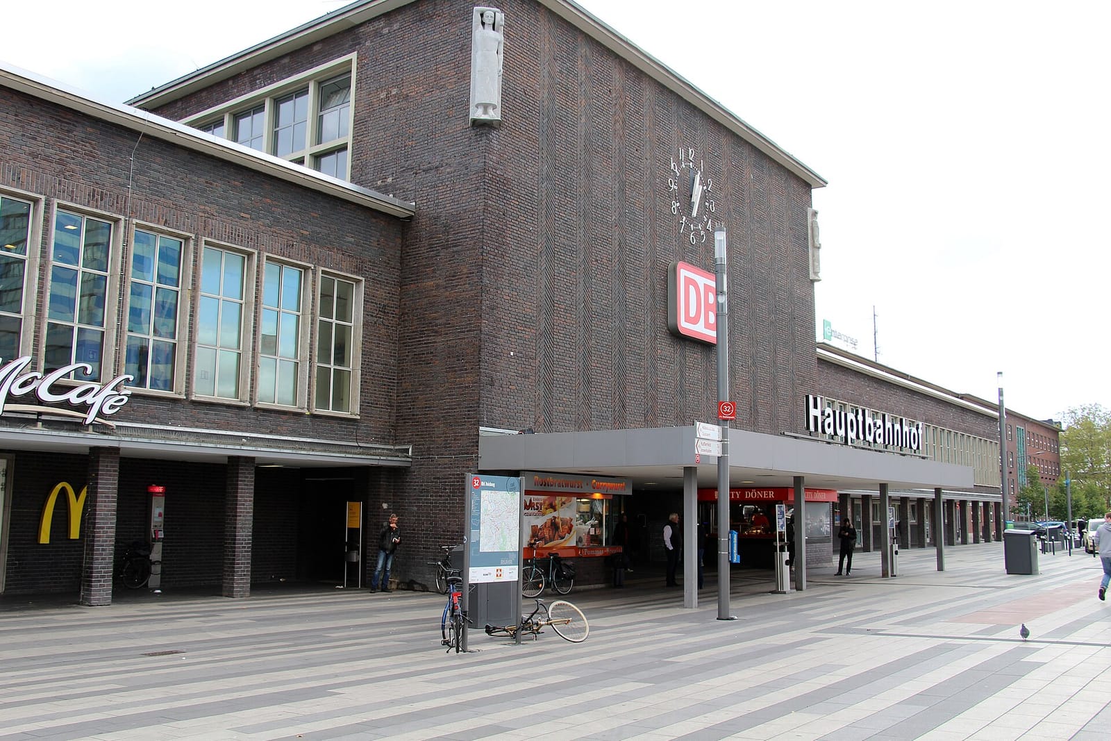 Starbucks - Duisburg Hbf photo 2