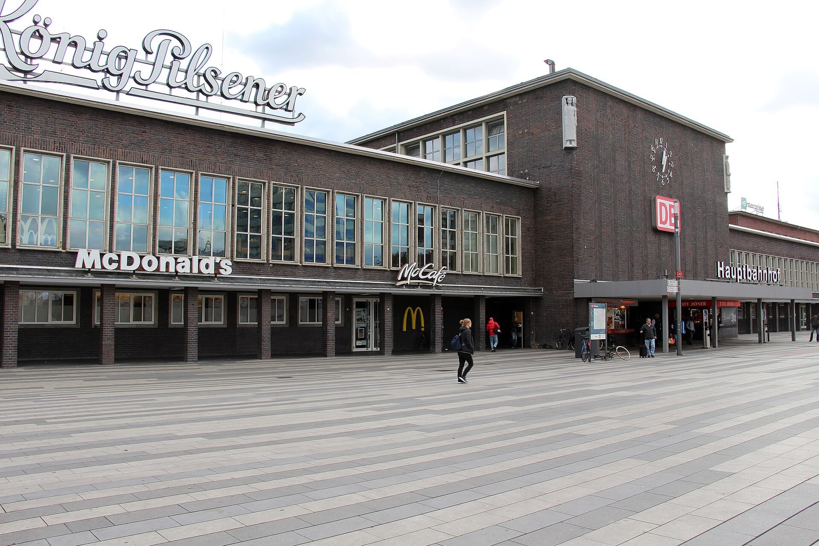 Starbucks - Duisburg Hbf photo 3