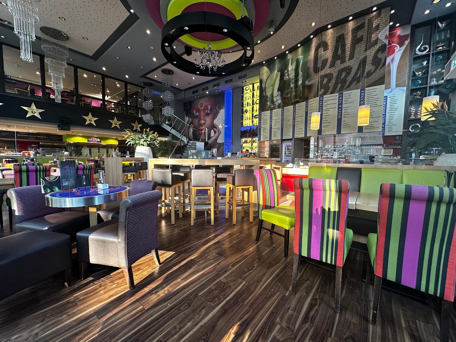 Cafe - Restaurant - Bar Bella
